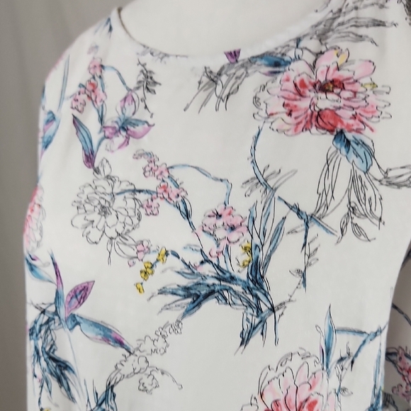 Buffalo David Bitton Relaxed Tie Front Blouse in White and Pink - Picture 7 of 7